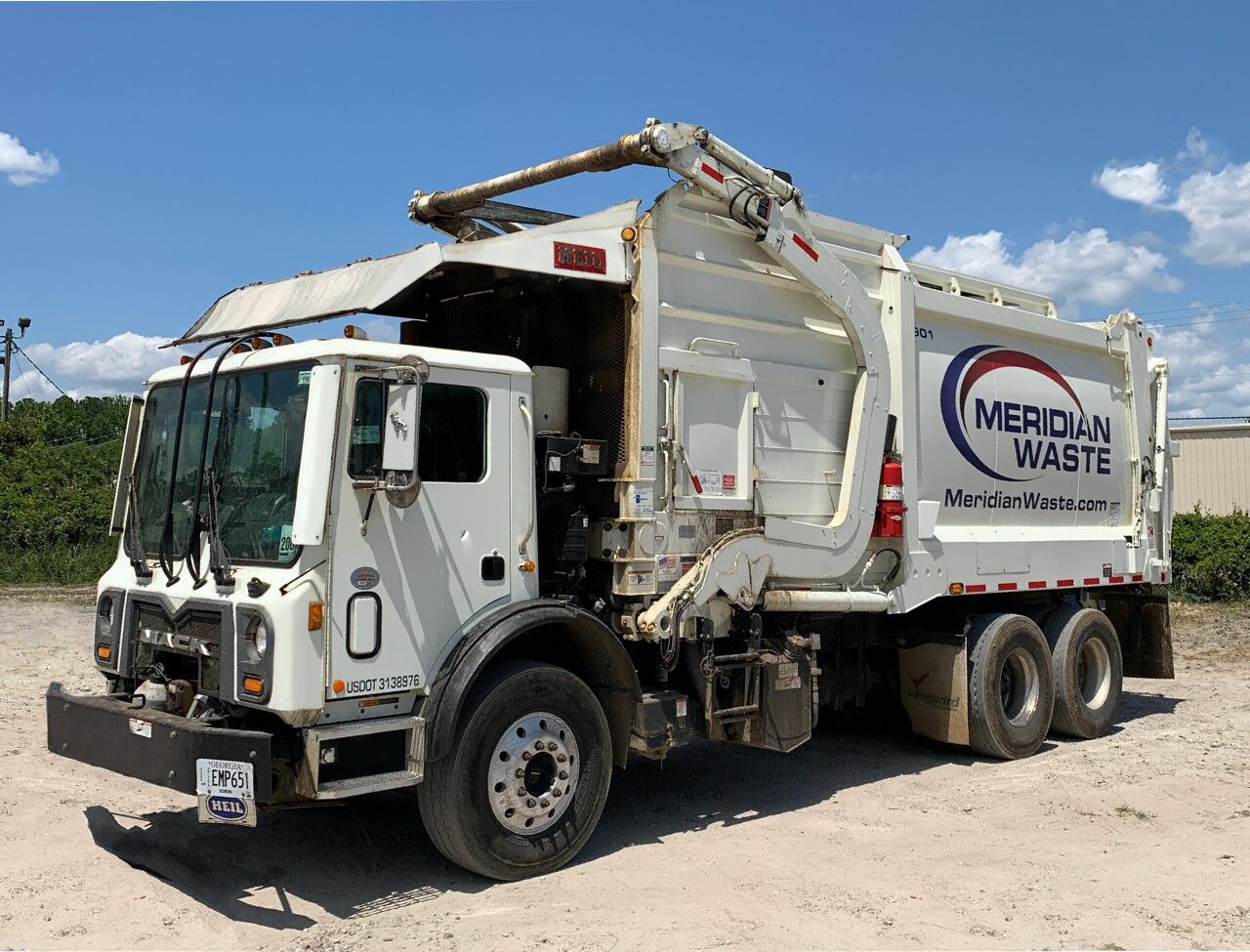 Photo 1 MeridianWasteTruck.jpg